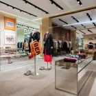 Immagine 10 azienda BURBERRY - CLOSED Shopping e acquisti in Venezia