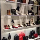 Immagine 2 azienda GUESS FOOTWEAR Shopping e acquisti in Como
