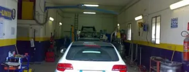 Immagine 3 azienda AUTOCARROZZERIA MONTEMARANO Veicoli in Sant'angelo Dei Lombardi AV