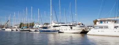 Immagine 2 azienda BLUE DOLPHIN MARINA Viaggi e turismo in Fiumicino RM