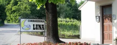 Immagine 2 azienda CARROZZERIA LUNA S.R.L. DI GAGGIONI RENZO & FIGLI Vendita e riparazione parabrezza in Varese