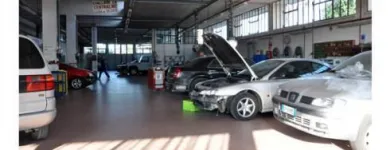 Immagine 3 azienda CARROZZERIA PICIALI Veicoli in Savignano Sul Rubicone FC