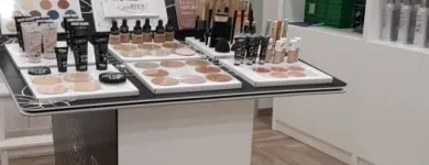 Immagine 3 azienda DIAMOCI DELLE ARIE ARTICOLI PROFESSIONALI PARRUCCHIERI ED ESTETICA - TRUCCATRICE Shopping e acquisti in Taranto