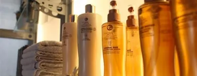 Immagine 5 azienda ERRE PARRUCCHIERI - SALONE BIO NATURALE Servizi di bellezza in Pescara