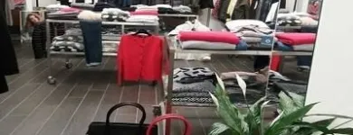 Immagine 7 azienda MAISON 38 ABBIGLIAMENTO Shopping e acquisti in Samarate VA