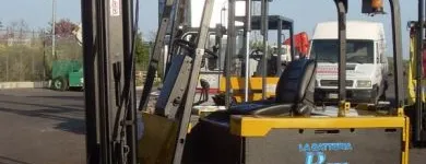 Immagine 5 azienda OMNIA CARRELLI SRL Noleggio di macchine per edilizia in Catania