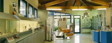 Immagine 1 azienda OTTICA SANTI G. Shopping e acquisti in Castelnuovo Rangone MO