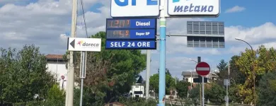 Immagine 3 azienda STAZIONE DI SERVIZIO CASALBONI LUCA Shopping e acquisti in Cervia RA