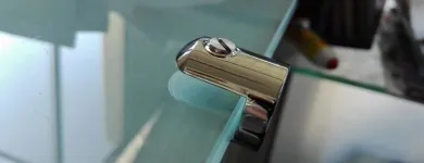 Immagine 1 azienda VETRERIA DE REMIGGI Shopping e acquisti in Fiumicino RM