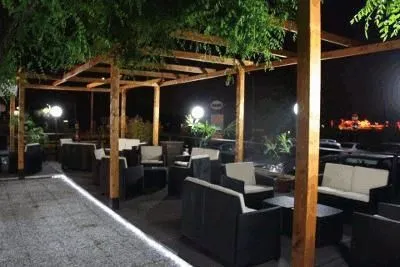 Immagine 2 azienda LA DOLCE VITA RESTAURANT E LOUNGE BAR