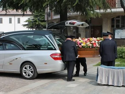 Immagine 3 azienda CENTRO SERVIZI FUNERARI COCCATO & MEZZETTI