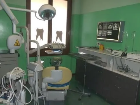 Immagine 3 azienda STUDIO DENTISTICO DOKTOR G