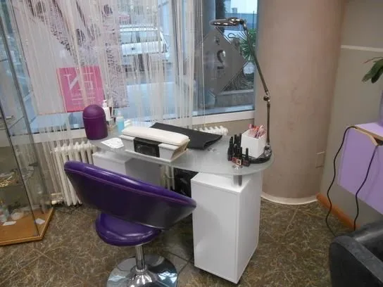 Immagine 4 azienda SALONE LADY LINE