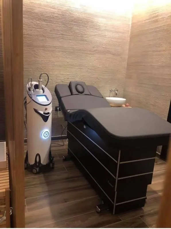 Immagine 1 azienda GMG NAILS BEAUTY CENTER