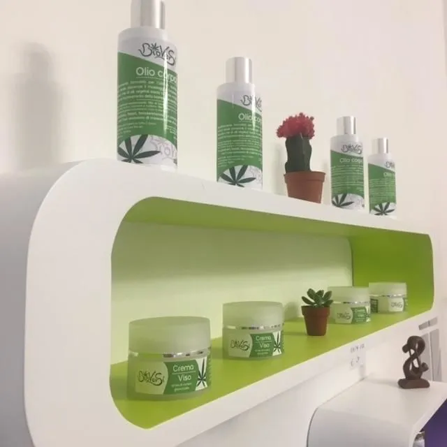 Immagine 2 azienda PURE WEED