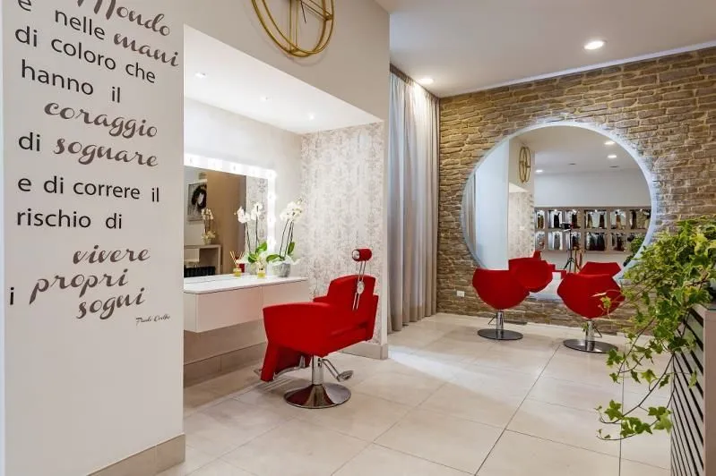 Immagine 8 azienda DAIANA EXTENSION FASHION E BEAUTY