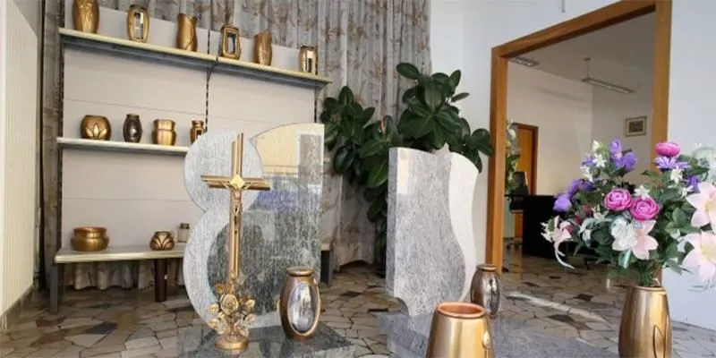 Immagine 1 azienda ONORANZE FUNEBRI TOMAZZOLLI ANGELA