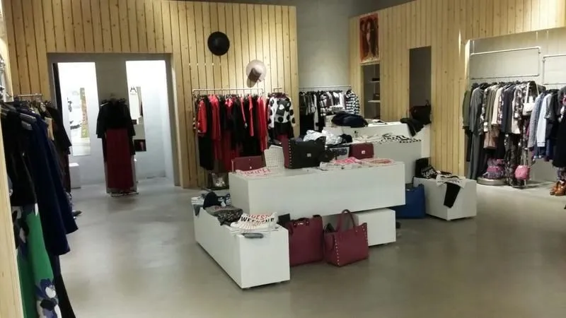 Immagine 8 azienda V77 ABBIGLIAMENTO