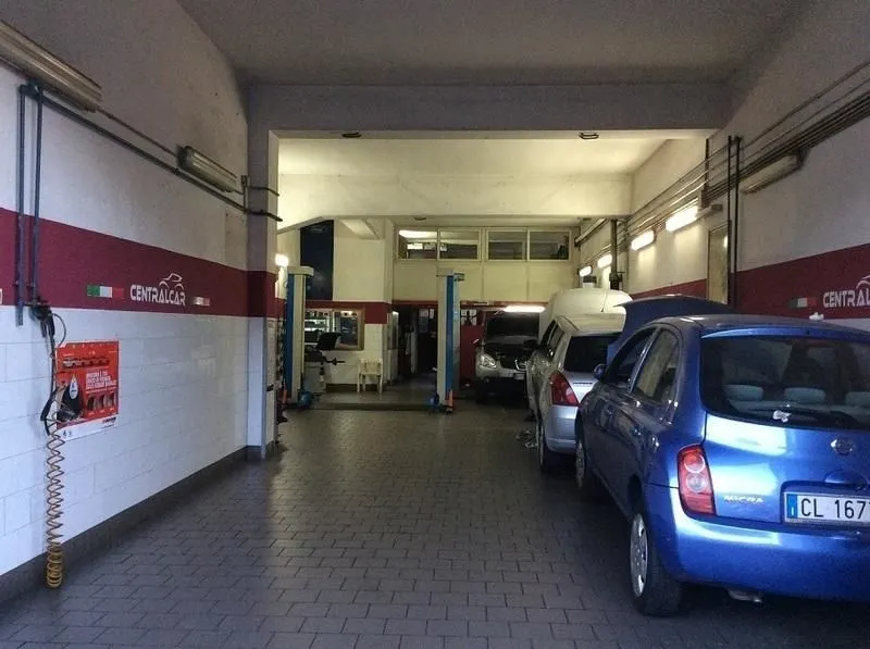 Immagine 1 azienda CENTRAL CAR OFFICINA REVISIONI AUTO GOMMISTA ELETTRAUTO
