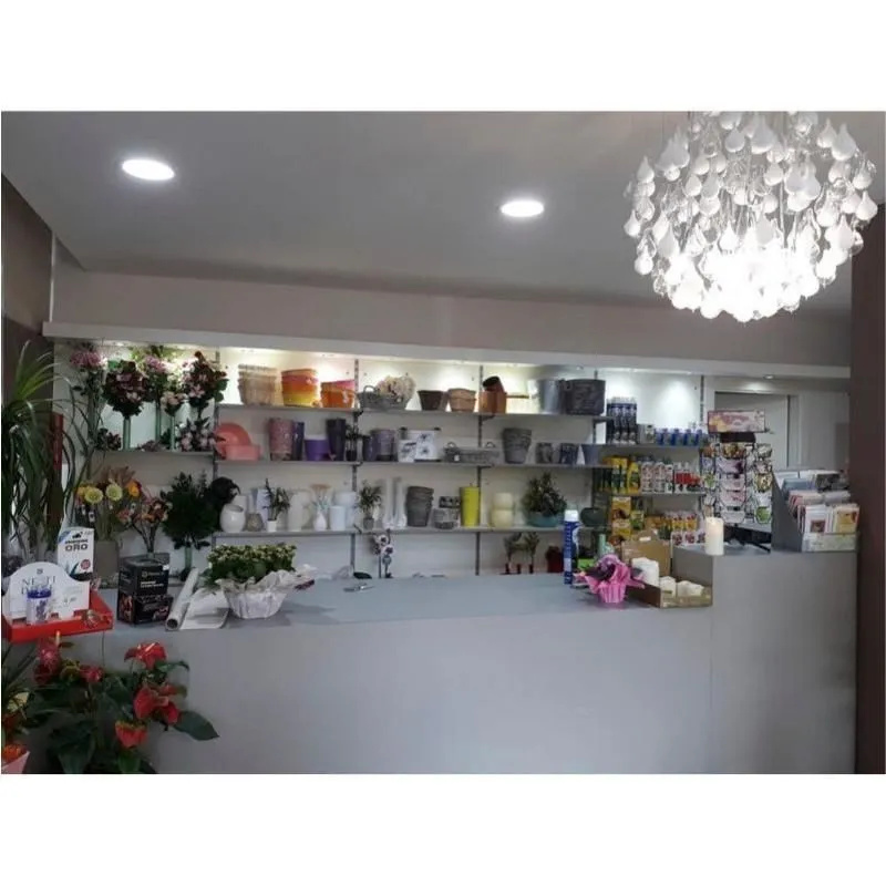 Immagine 4 azienda RRM GROUP ARREDAMENTI NEGOZI